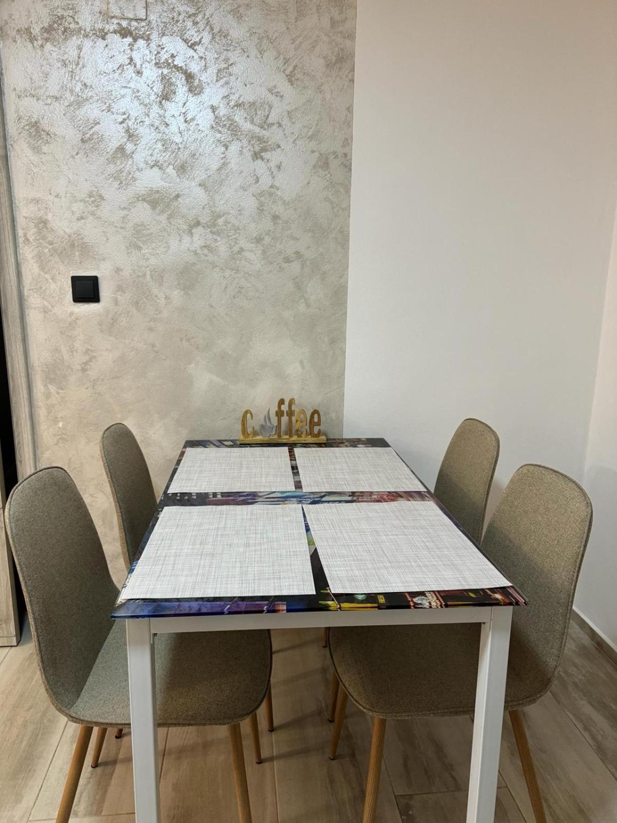 יאשי Luxury Young Residence מראה חיצוני תמונה