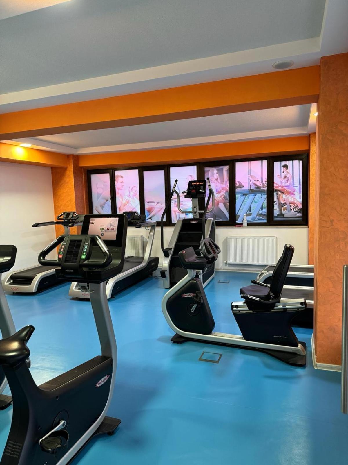 יאשי Luxury Young Residence מראה חיצוני תמונה